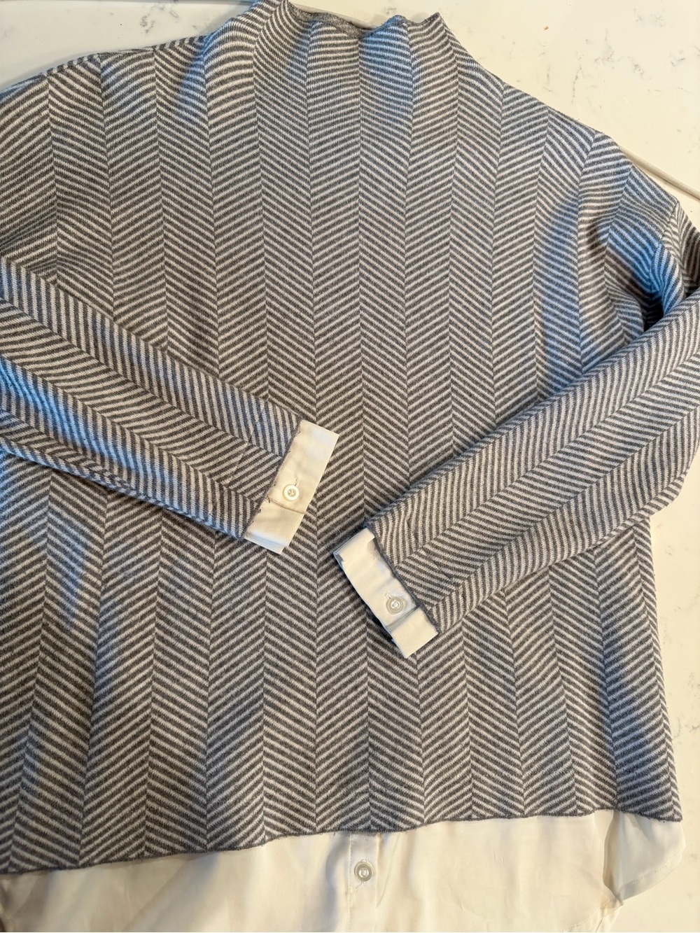 Striped Herringbone Knit Top with Shirt Hem - Gray & Cream